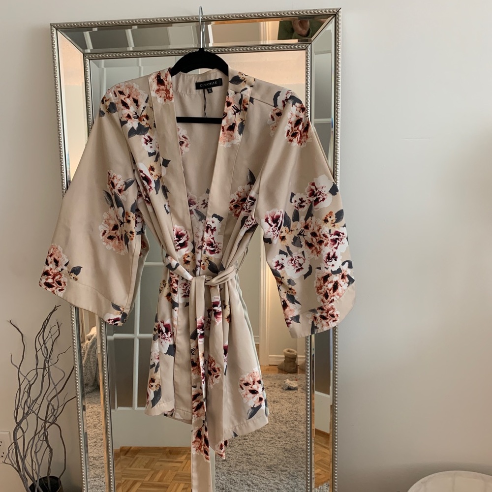 Dynamite silk kimono